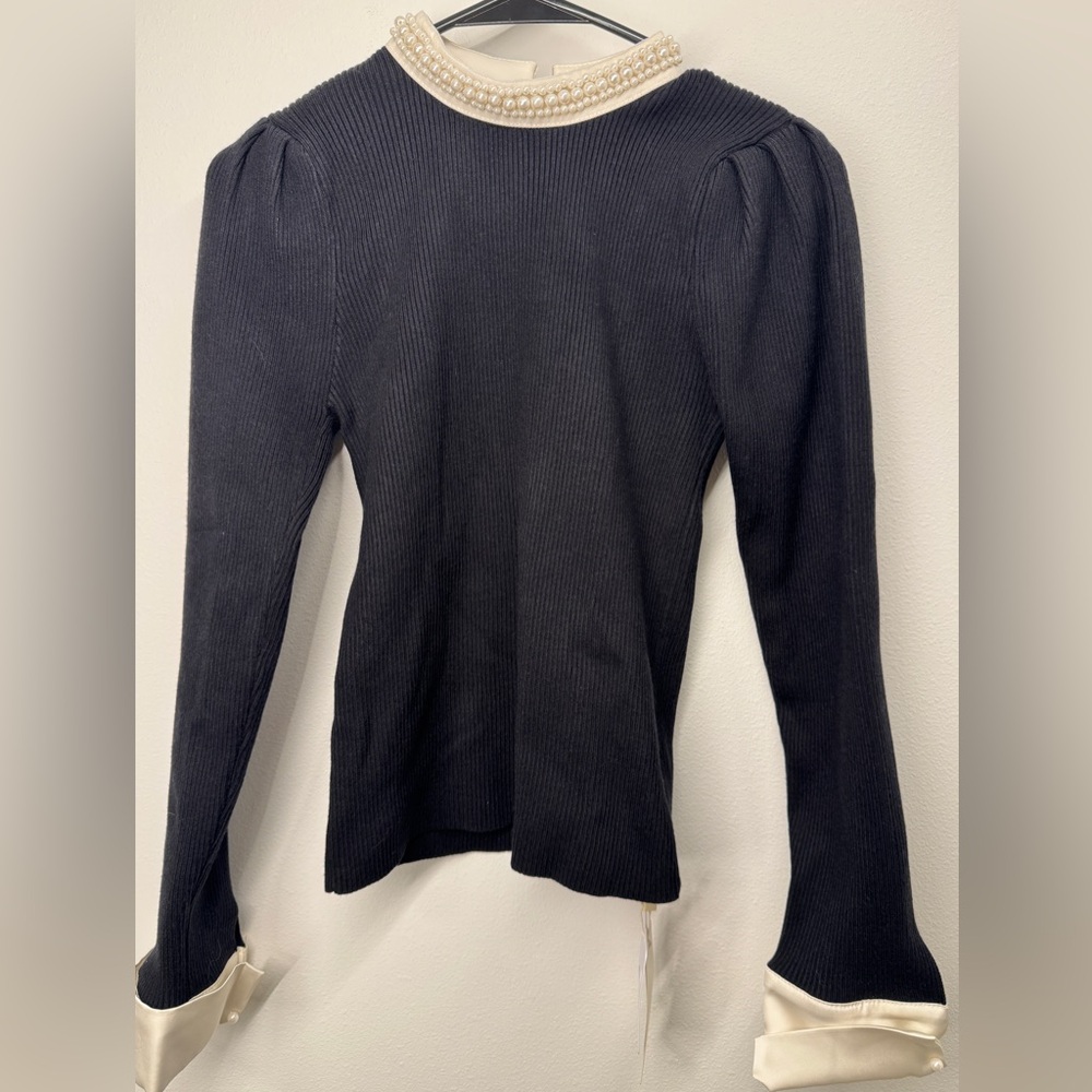 Elegant Black and Cream collar with pearl ribbed sweater top